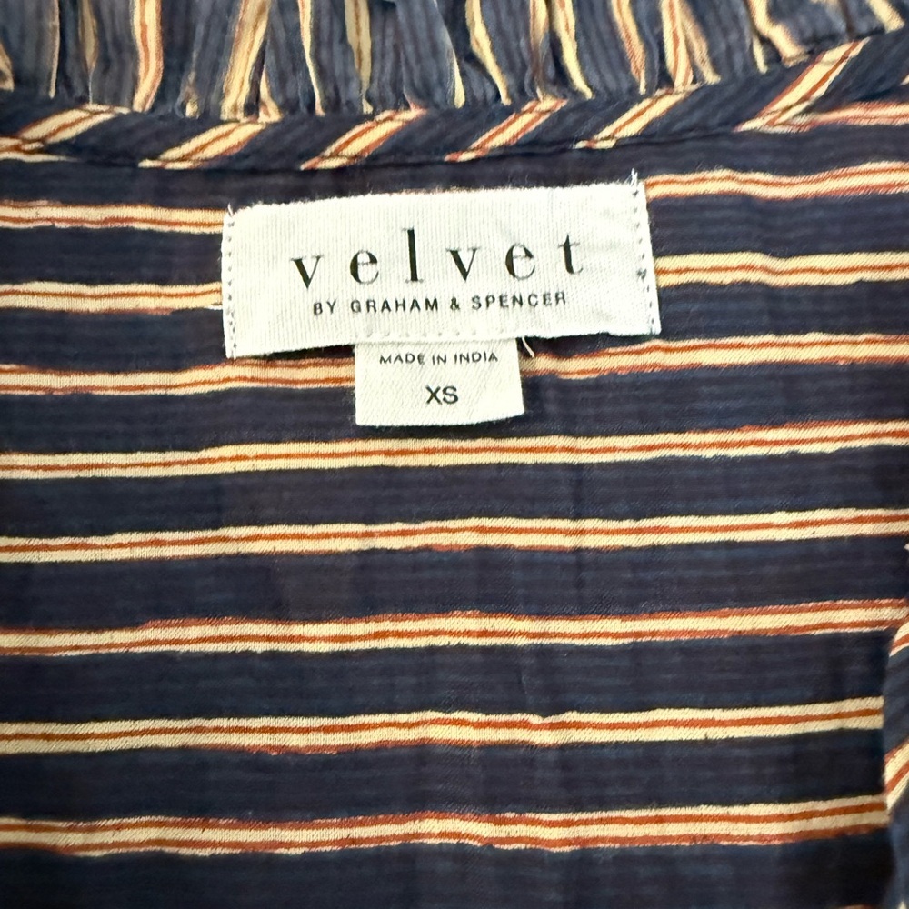 Velvet by Graham & Spencer Black and White Puff Sleeve Blouse - Picture 5 of 6